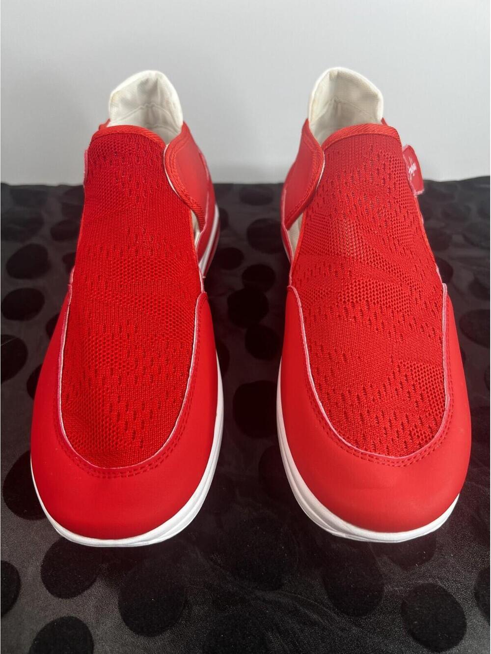 NEW Red Slip On Comfort Walking Shoes Men’s 11 Women’s 12.5 EU 45